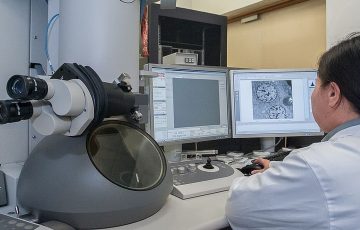 transmission-electron-microscope-2223456_1280