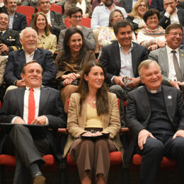 Foto 3 - Subsecretaria Fernanda Valdés - presidente AEQUALIS Ignacio Sánchez - ministra María Paz Arzola