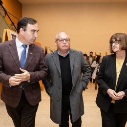 Rectora Rosa Deves con los gobernadores de Magallanes y Valparaiso Jorge Flies y Rodrigo Mundaca
